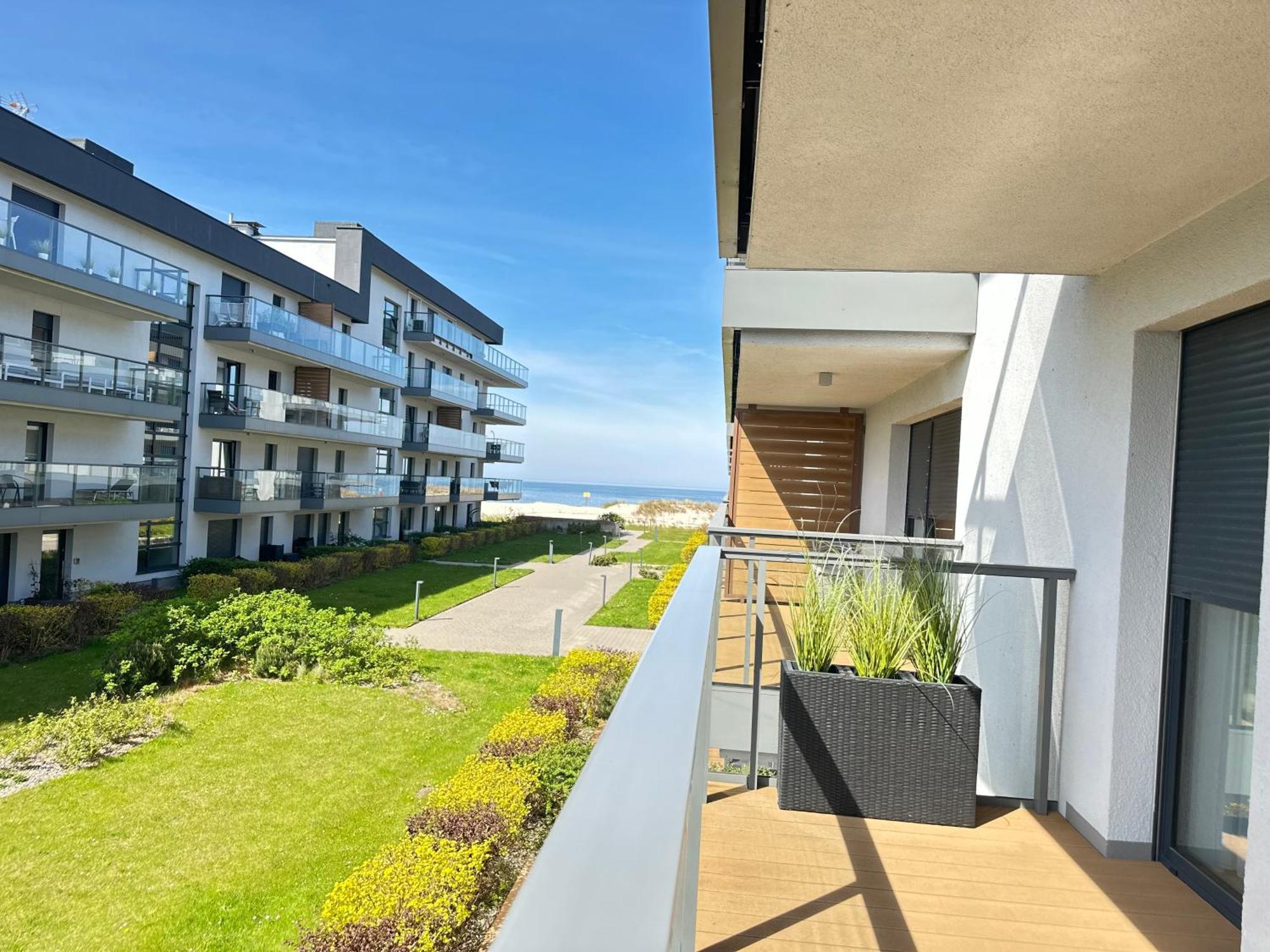 Apartament Linia Komfortu Gardenia Dziwnow Z Widokiem Na Morze Epapartamenty Exterior photo